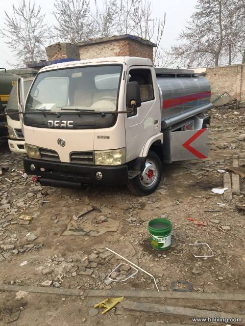 出售各种洒水车 加油车 扫地车 吸污车
